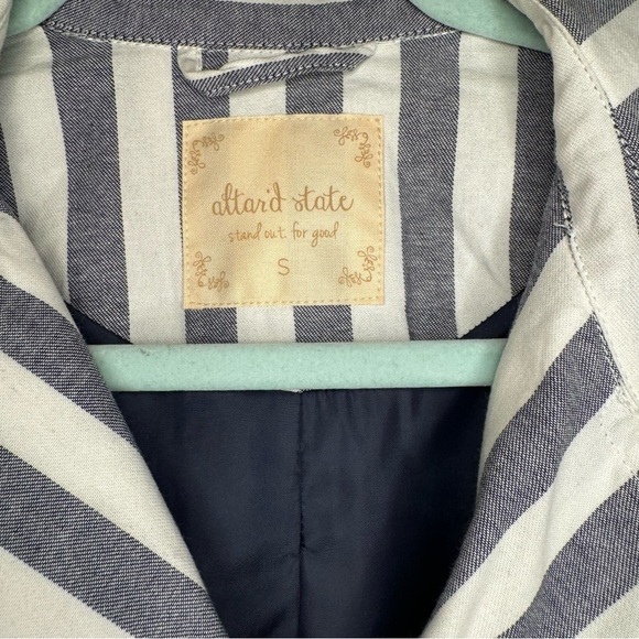 Women’s alter’d state double breasted tie waist trench coat size small. Like new - Picture 5 of 6